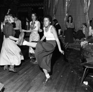 26879556_2014-10-23_CHRON-Northern-soul-all-nighter