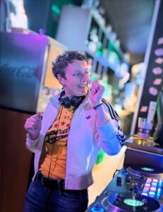 dj L